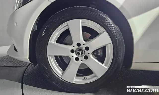 Mercedes-Benz C-Class 2017 2.0 автомат (гидро), миниатюра 5 Mercedes-Benz C-Class 2017 2.0 автомат (гидро), миниатюра 5