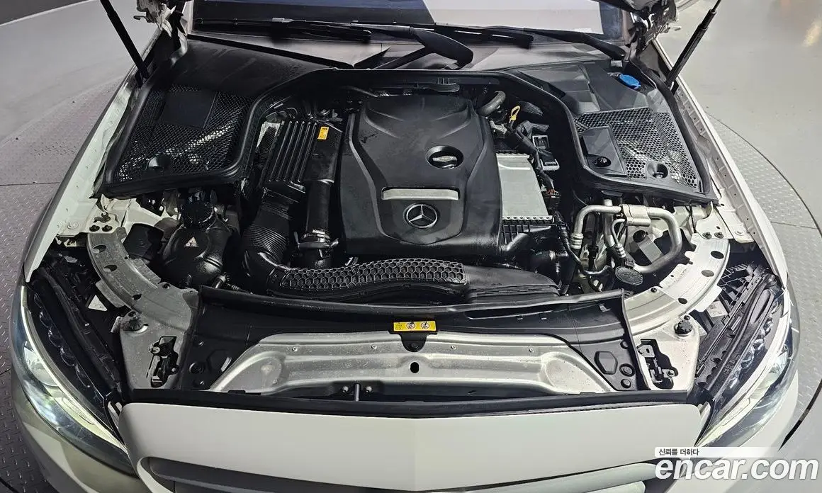 Mercedes-Benz C-Class 2017 2.0 автомат (гидро), фото 6 Mercedes-Benz C-Class 2017 2.0 автомат (гидро), фото 6