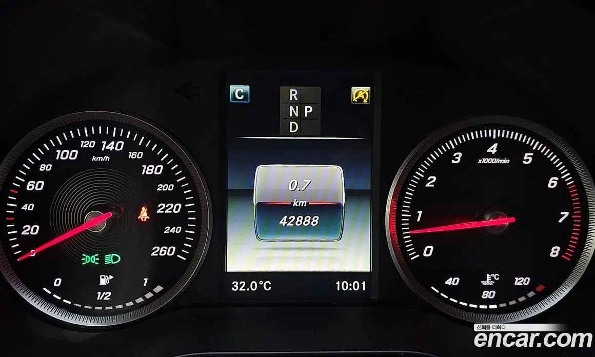 Mercedes-Benz C-Class 2017 2.0 автомат (гидро), фото 8 Mercedes-Benz C-Class 2017 2.0 автомат (гидро), фото 8