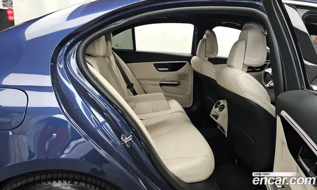 Mercedes-Benz C-Class 2025 2.0 автомат (гидро), миниатюра 12