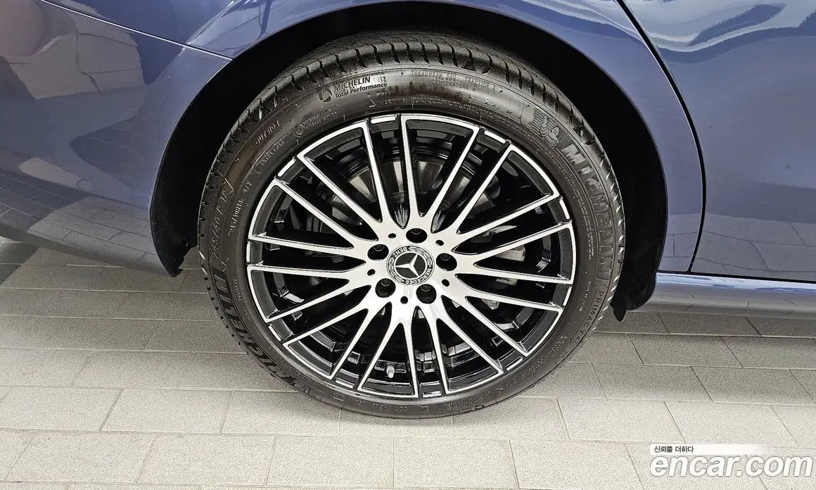 Mercedes-Benz C-Class 2025 2.0 автомат (гидро), фото 5