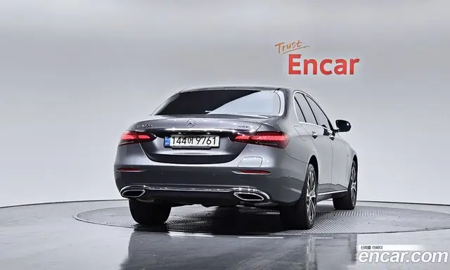 Mercedes-Benz E-Class 2021 2.0 автомат (гидро), миниатюра 4