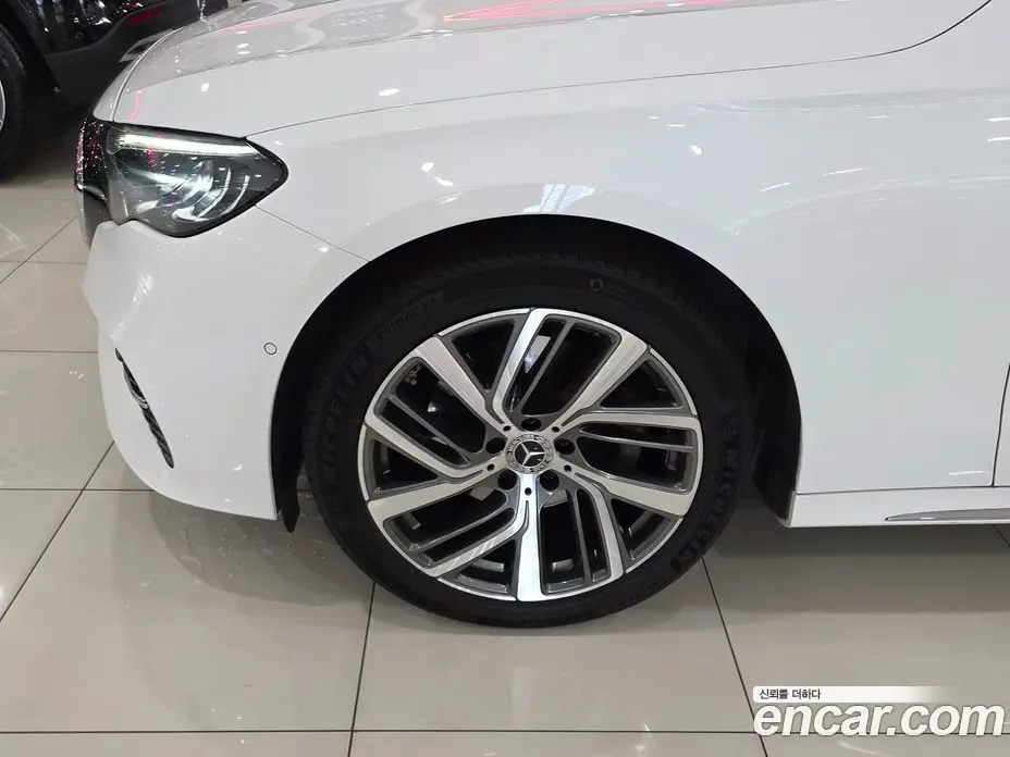 Mercedes-Benz E-Class 2024 2.0 автомат (гидро), фото 5