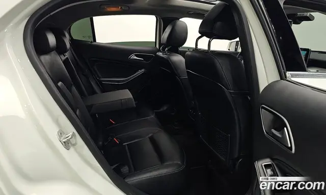 Mercedes-Benz GLA-Class 2017 2.1 автомат (гидро), миниатюра 11 Mercedes-Benz GLA-Class 2017 2.1 автомат (гидро), миниатюра 11