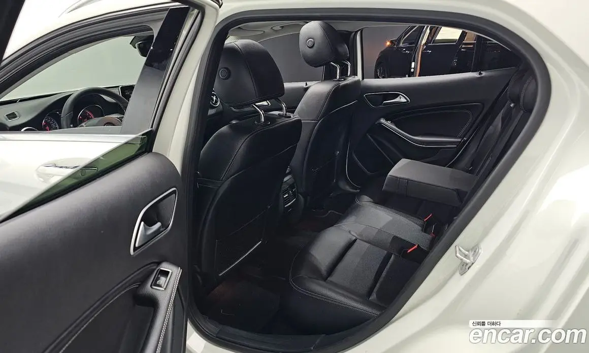 Mercedes-Benz GLA-Class 2017 2.1 автомат (гидро), фото 12 Mercedes-Benz GLA-Class 2017 2.1 автомат (гидро), фото 12