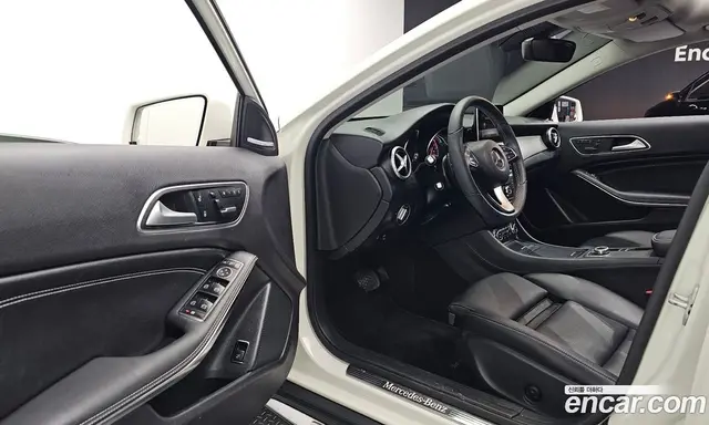 Mercedes-Benz GLA-Class 2017 2.1 автомат (гидро), миниатюра 10 Mercedes-Benz GLA-Class 2017 2.1 автомат (гидро), миниатюра 10
