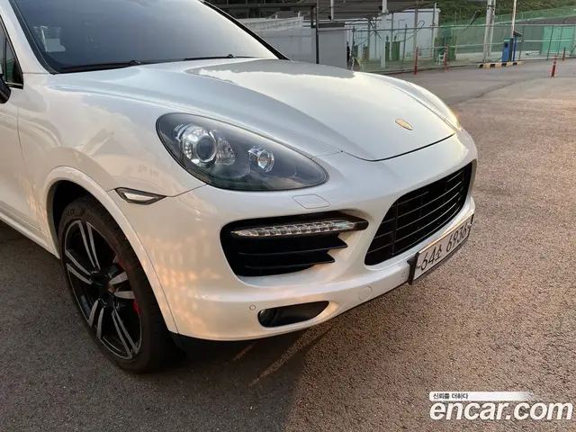 Porsche Cayenne 2013 4.8 автомат (гидро), миниатюра 3