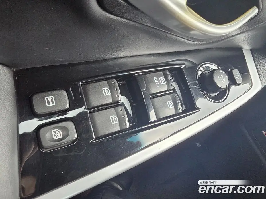 SsangYong Korando 2015 2.0 автомат (гидро), фото 16
