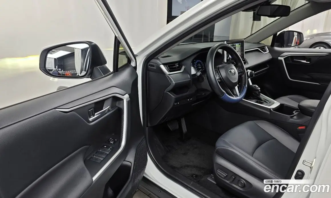 Toyota RAV4 2024 2.5 автомат (гидро), фото 10