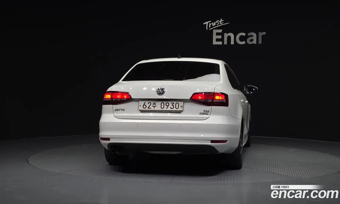 Volkswagen Jetta 2015 2.0 автомат (гидро), фото 4 Volkswagen Jetta 2015 2.0 автомат (гидро), фото 4