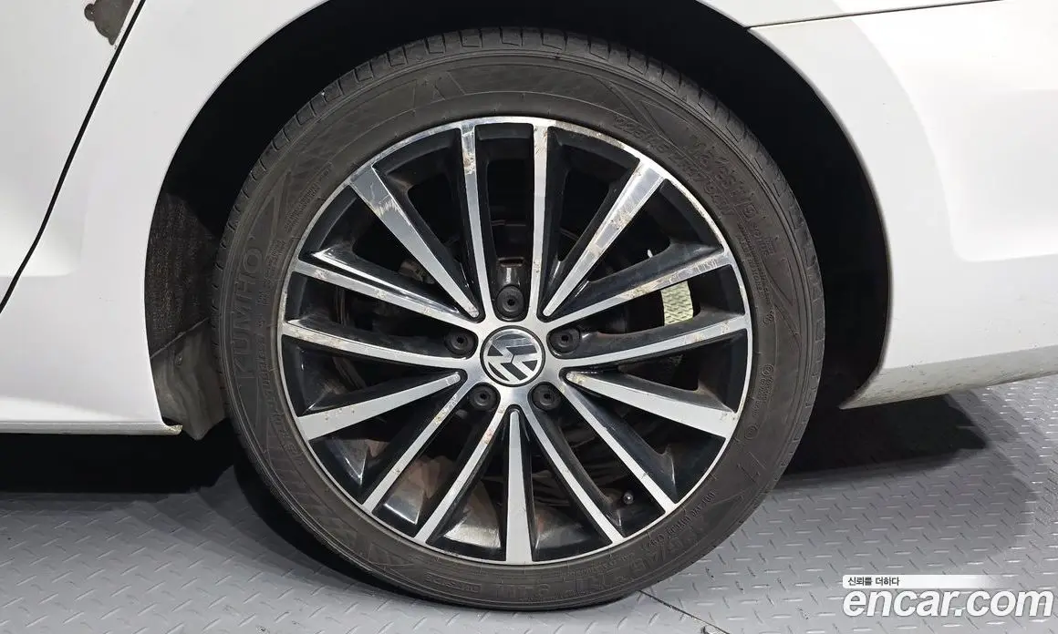 Volkswagen Jetta 2015 2.0 автомат (гидро), фото 5 Volkswagen Jetta 2015 2.0 автомат (гидро), фото 5