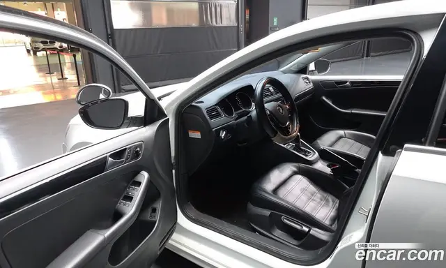 Volkswagen Jetta 2015 2.0 автомат (гидро), миниатюра 10 Volkswagen Jetta 2015 2.0 автомат (гидро), миниатюра 10