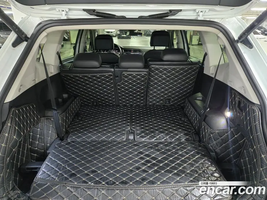 Volkswagen Tiguan 2022 2.0 автомат (гидро), фото 17