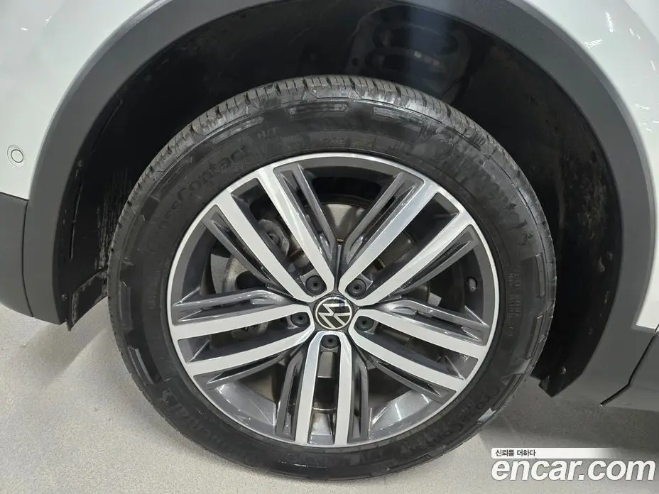 Volkswagen Tiguan 2022 2.0 автомат (гидро), фото 20