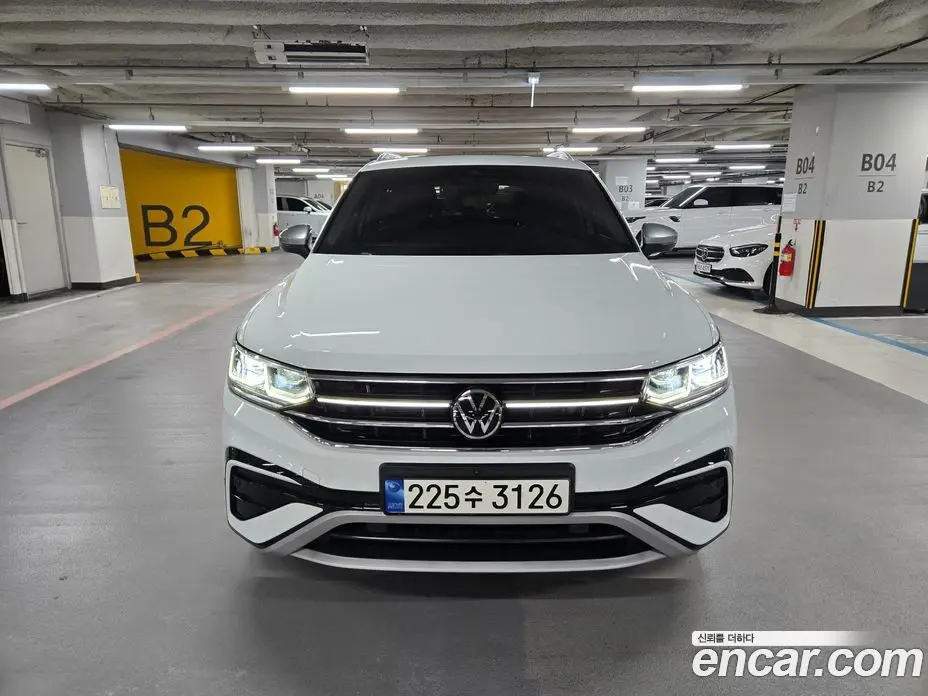 Volkswagen Tiguan 2022 2.0 автомат (гидро), фото 3