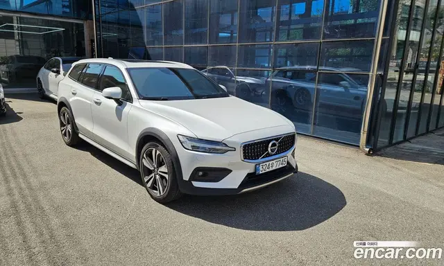 Volvo V60, 2021, 78 650 км
