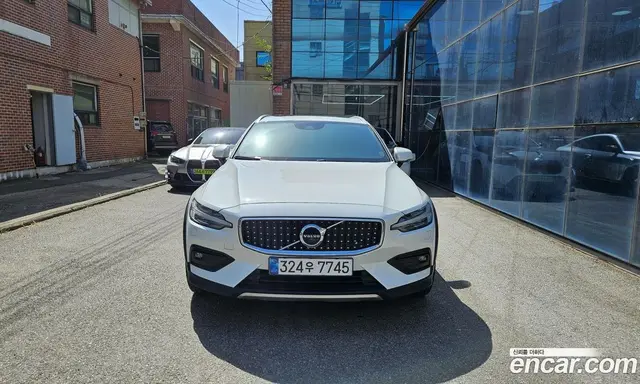 Volvo V60 2021 2.0 автомат (гидро), миниатюра 3