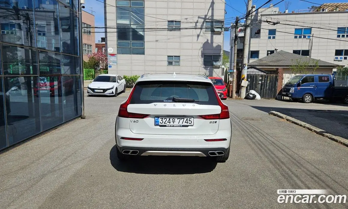 Volvo V60 2021 2.0 автомат (гидро), фото 4