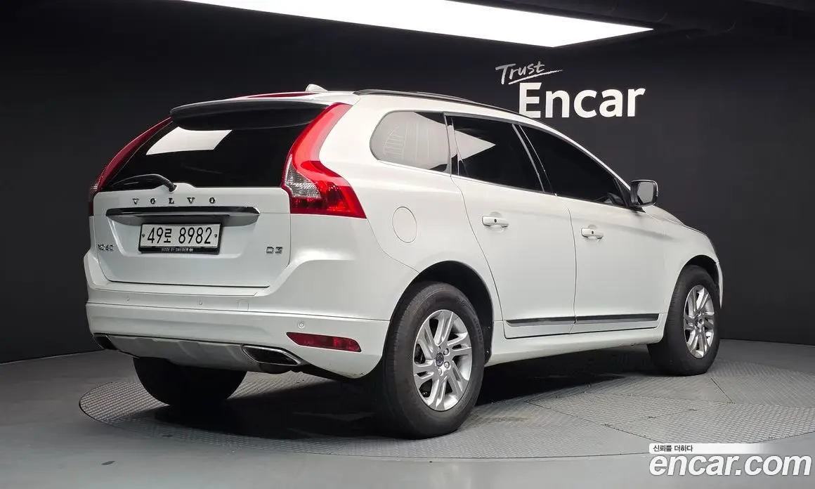 Volvo XC60 2017 2.0 автомат (гидро), фото 2 Volvo XC60 2017 2.0 автомат (гидро), фото 2