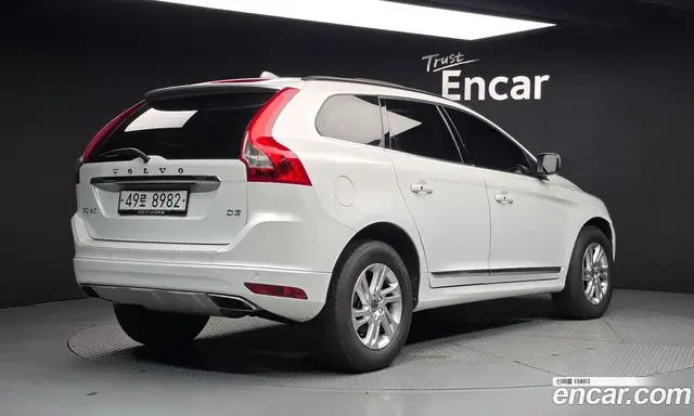 Volvo XC60 2017 2.0 автомат (гидро), миниатюра 2 Volvo XC60 2017 2.0 автомат (гидро), миниатюра 2
