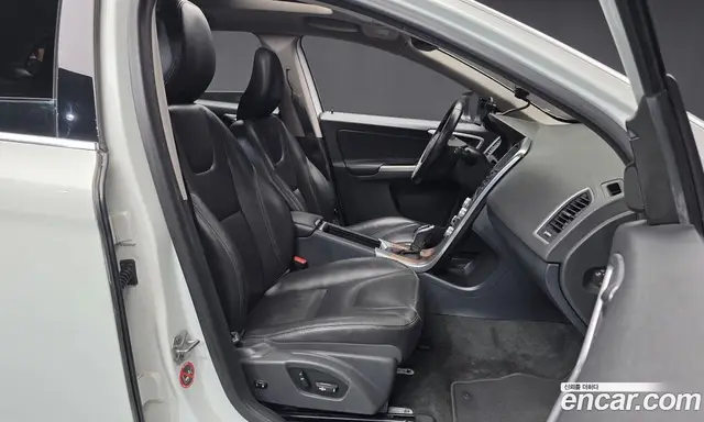 Volvo XC60 2017 2.0 автомат (гидро), миниатюра 11 Volvo XC60 2017 2.0 автомат (гидро), миниатюра 11