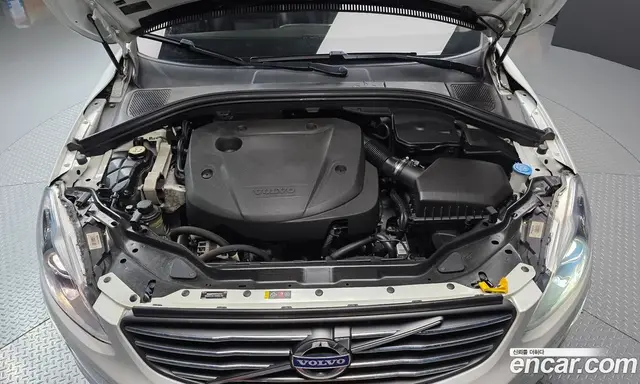 Volvo XC60 2017 2.0 автомат (гидро), миниатюра 6 Volvo XC60 2017 2.0 автомат (гидро), миниатюра 6