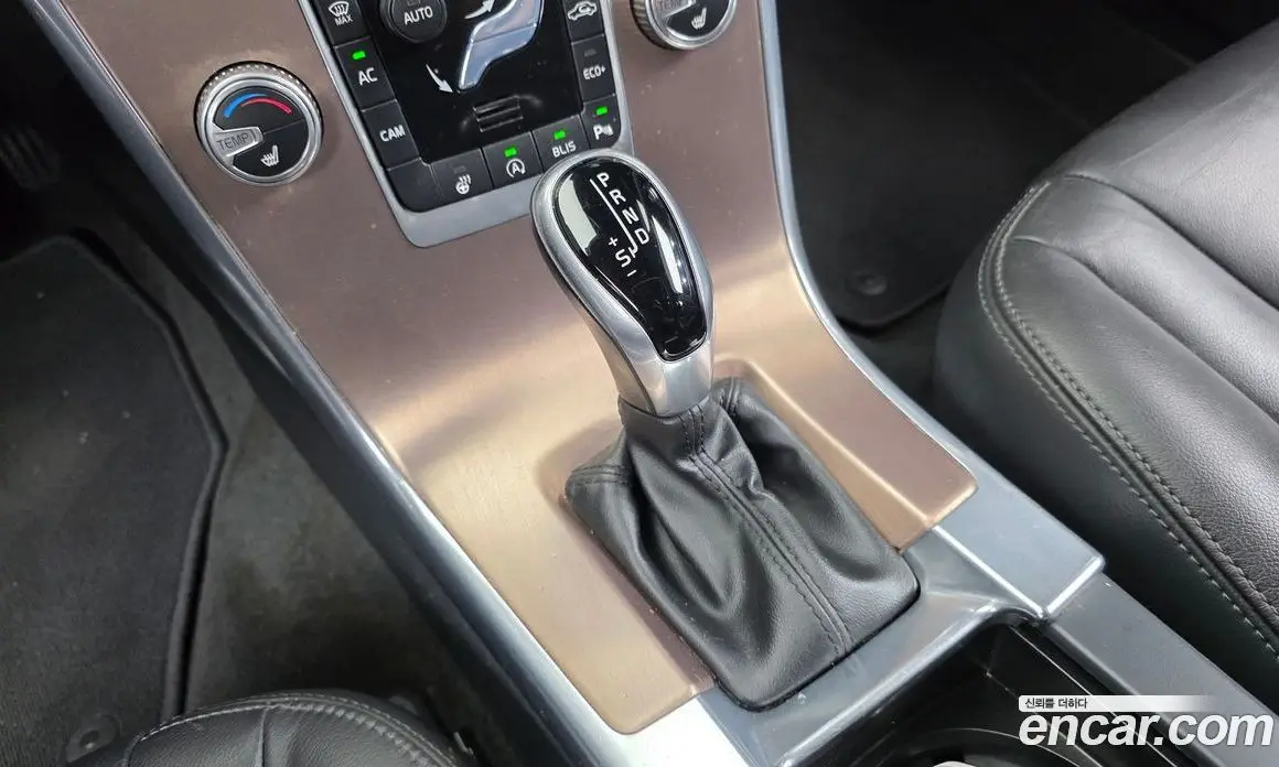 Volvo XC60 2017 2.0 автомат (гидро), фото 9 Volvo XC60 2017 2.0 автомат (гидро), фото 9