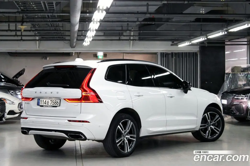 Volvo XC60 2021 2.0 автомат (гидро), фото 6