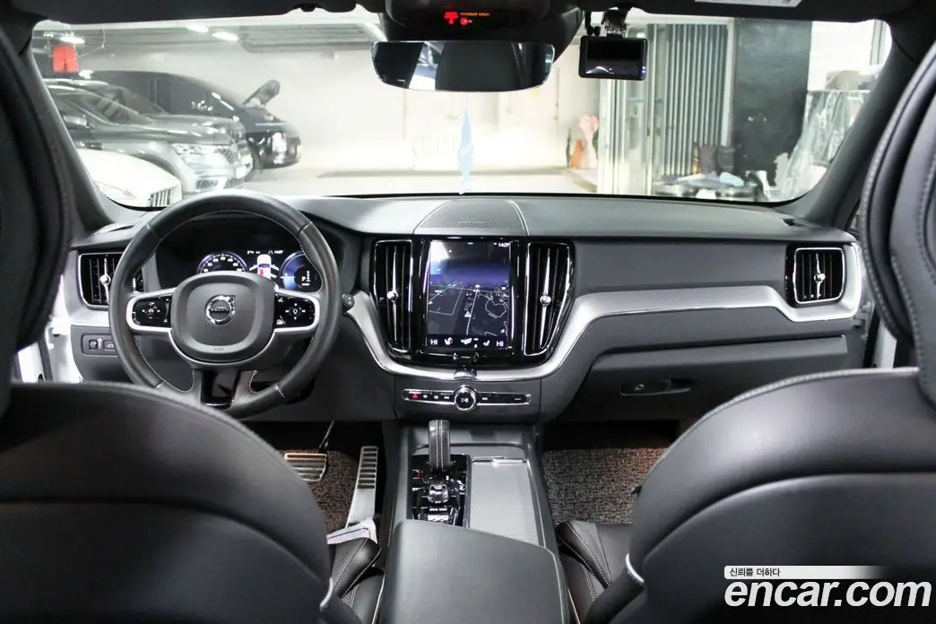 Volvo XC60 2021 2.0 автомат (гидро), фото 9