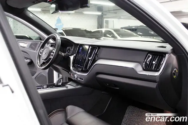 Volvo XC60 2021 2.0 автомат (гидро), миниатюра 10