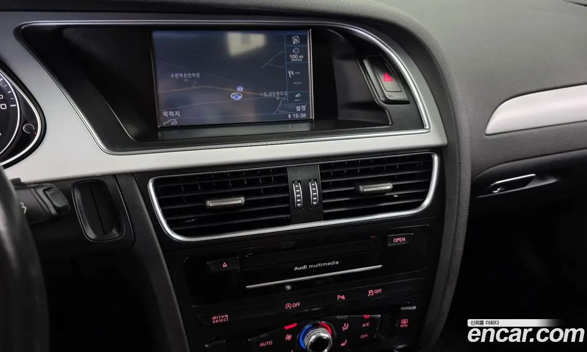 Audi A4 2015 2.0 автомат (гидро), фото 14