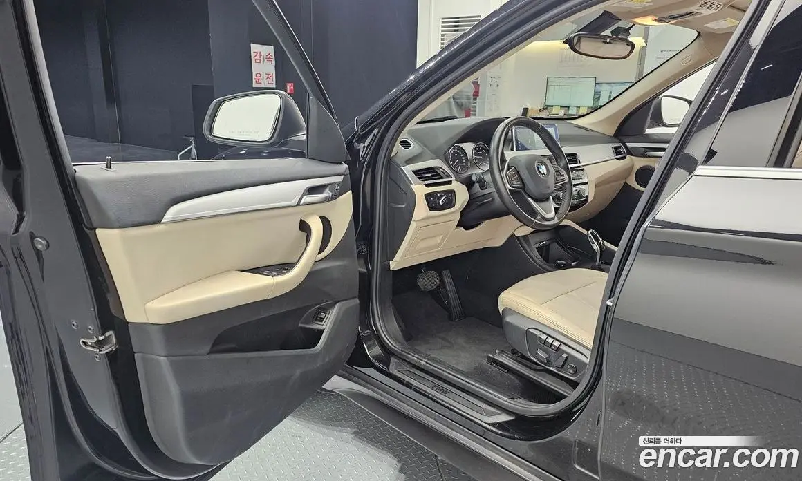 BMW X1 2020 2.0 автомат (гидро), фото 11