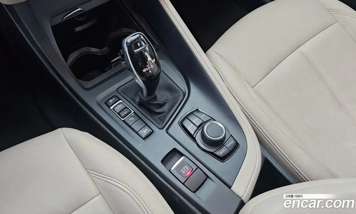 BMW X1 2020 2.0 автомат (гидро), фото 9