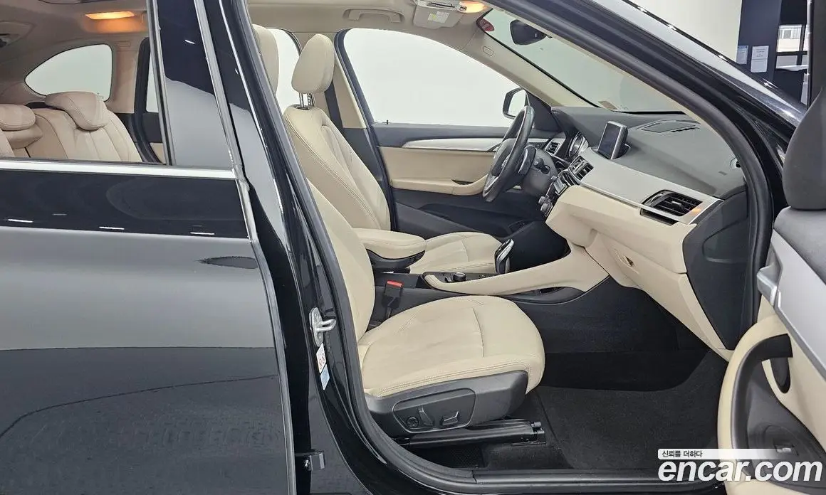 BMW X1 2020 2.0 автомат (гидро), фото 10