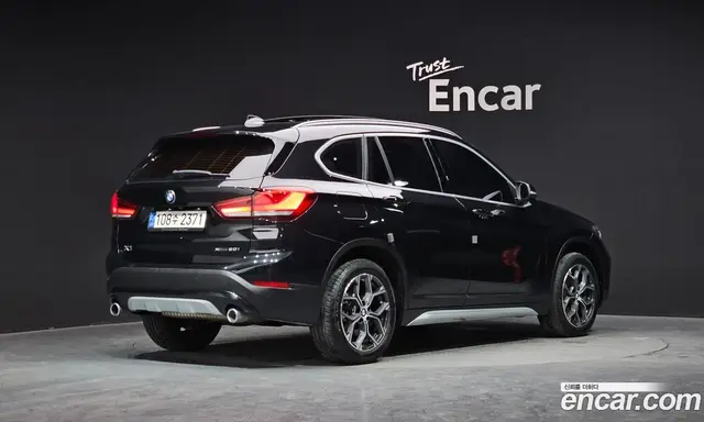 BMW X1 2021 2.0 автомат (гидро), миниатюра 2