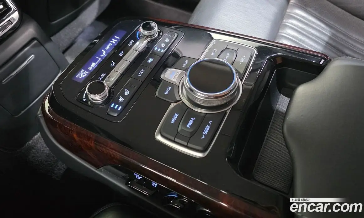 Genesis EQ900 2016 3.8 автомат (гидро), фото 18 Genesis EQ900 2016 3.8 автомат (гидро), фото 18