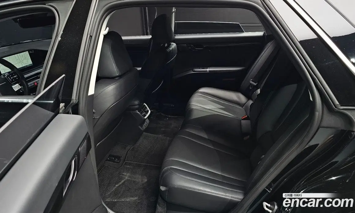 Hyundai Grandeur 2023 2.5 автомат (гидро), фото 11