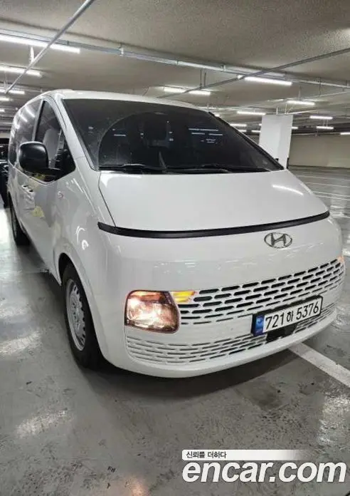 Hyundai Staria 2023 2.2 автомат (гидро), фото 8