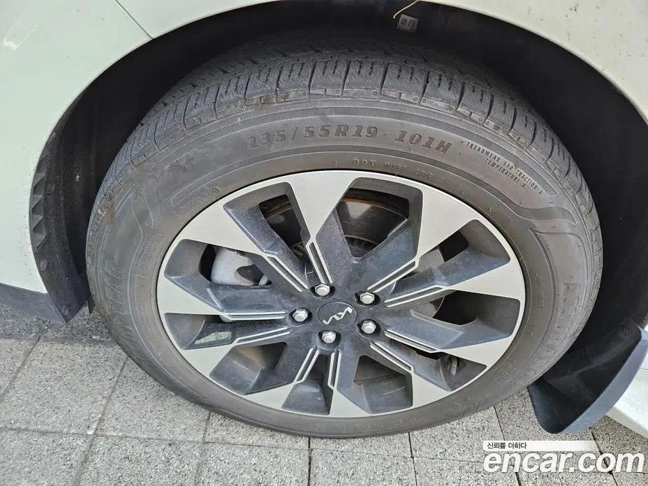 Kia Carnival 2023 3.5 автомат (гидро), фото 5 Kia Carnival 2023 3.5 автомат (гидро), фото 5