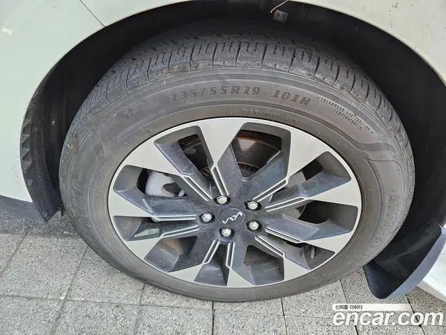 Kia Carnival 2023 3.5 автомат (гидро), миниатюра 5 Kia Carnival 2023 3.5 автомат (гидро), миниатюра 5