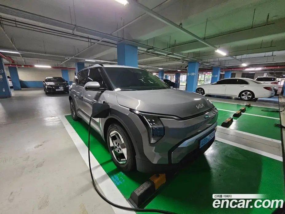Kia EV3 2026 1.0 автомат (гидро), фото 2 Kia EV3 2026 1.0 автомат (гидро), фото 2