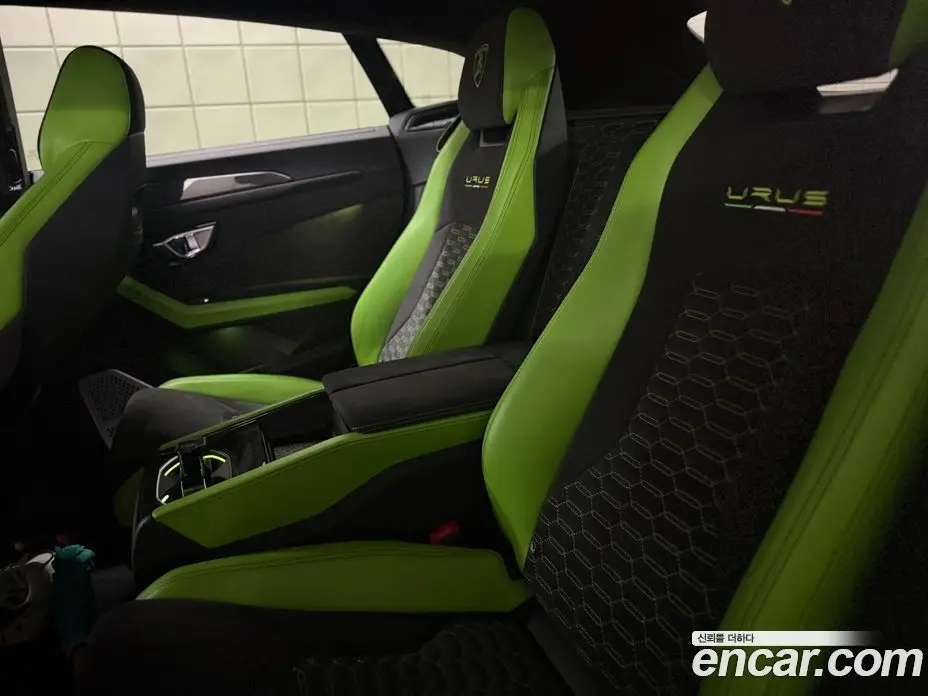 Lamborghini Urus 2021 4.0 автомат (гидро), фото 13 Lamborghini Urus 2021 4.0 автомат (гидро), фото 13