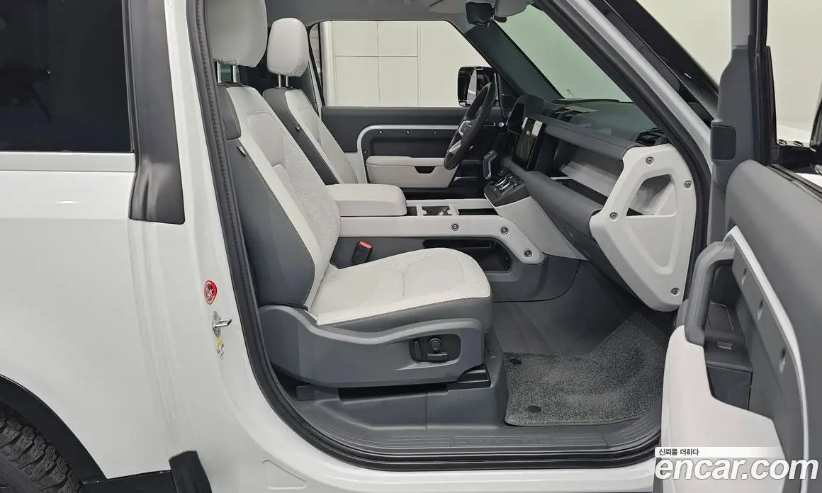 Land Rover Defender 2025 3.0 автомат (гидро), фото 11