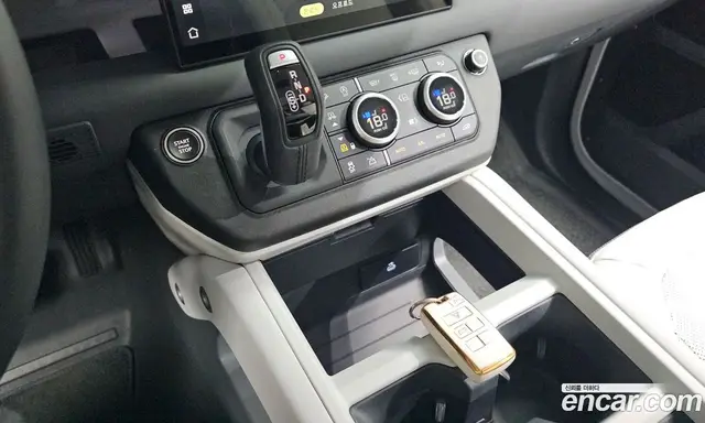Land Rover Defender 2025 3.0 автомат (гидро), миниатюра 9