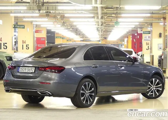 Mercedes-Benz E-Class 2021 2.0 автомат (гидро), миниатюра 3