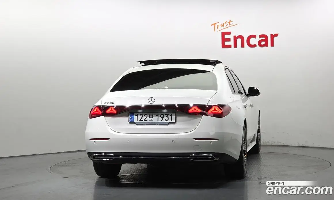 Mercedes-Benz E-Class 2025 2.0 автомат (гидро), фото 4