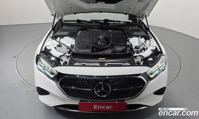 Mercedes-Benz E-Class 2025 2.0 автомат (гидро), миниатюра 6
