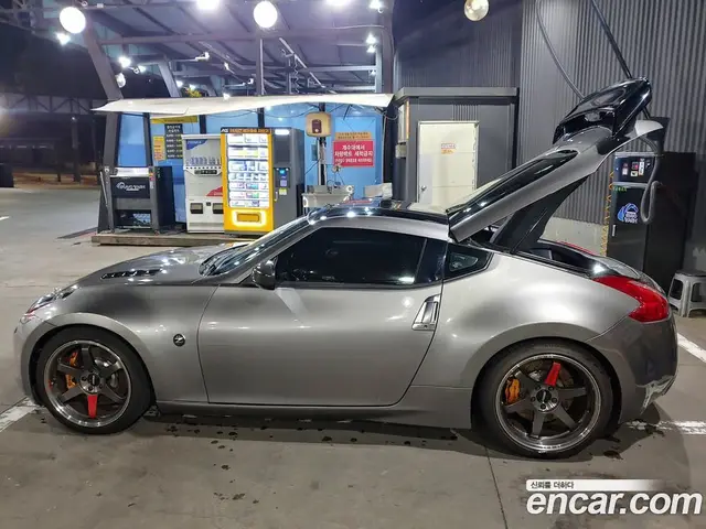 Nissan 370Z 2010 3.7 автомат (гидро), миниатюра 3
