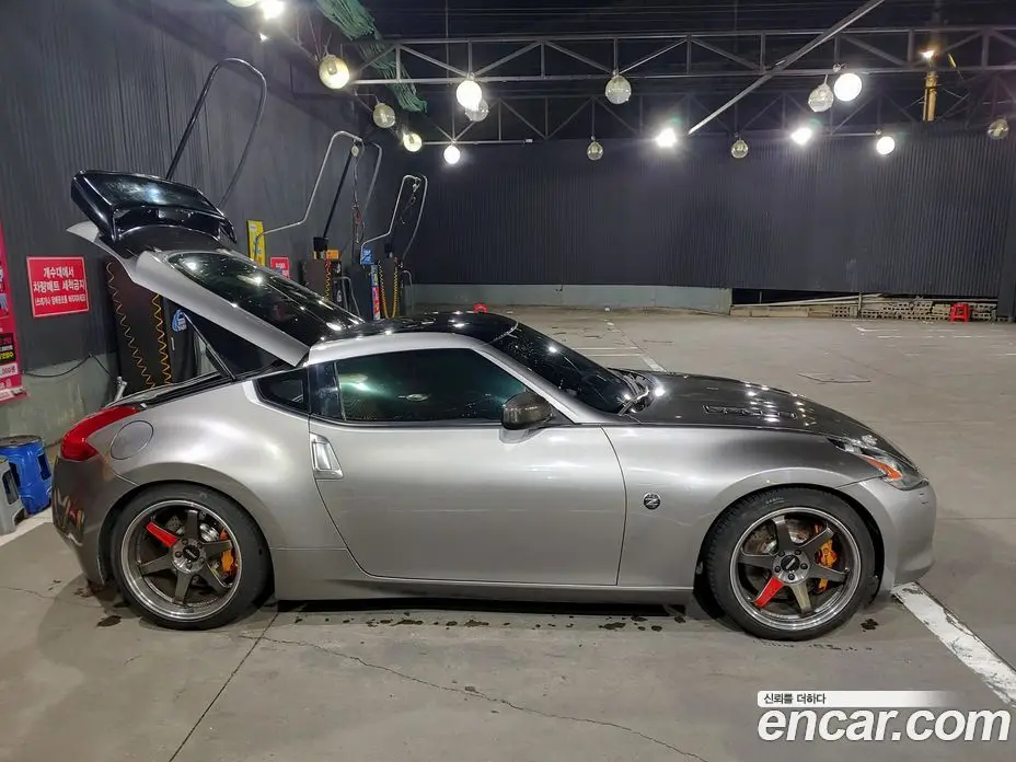 Nissan 370Z 2010 3.7 автомат (гидро), фото 4