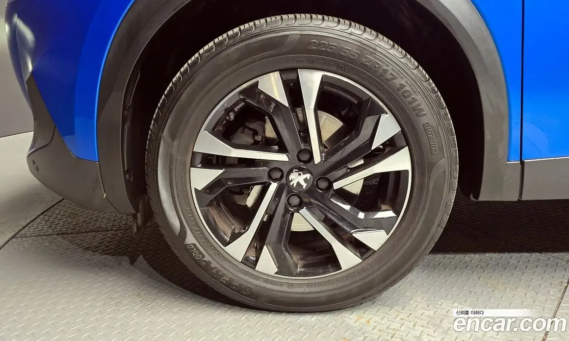 Peugeot 2008 2021 1.5 автомат (гидро), фото 5 Peugeot 2008 2021 1.5 автомат (гидро), фото 5